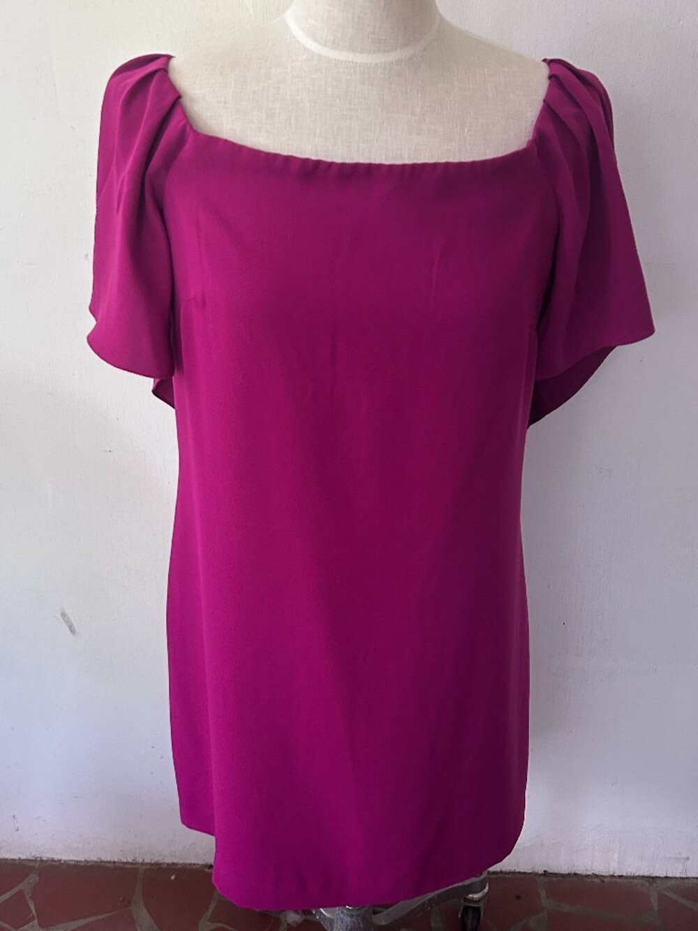 Trina Turk Zeal Sleeveless Sheath Dress Size 6 Raspberry Magenta Cocktail